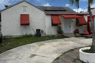 915 N E St, Lake Worth Beach, FL 33460 - Photo 2