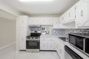 3000 Riverside Dr, Coral Springs, FL 33065 - Photo 10