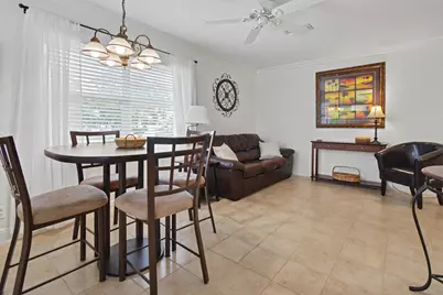2701 NE 1st Street #201, Pompano Beach, FL 33062 - Photo 2