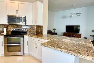 7735 Pine Island Way, West Palm Beach, FL 33411 - Photo 4