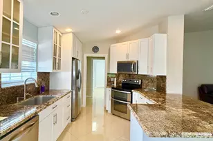 7735 Pine Island Way, West Palm Beach, FL 33411 - Photo 6