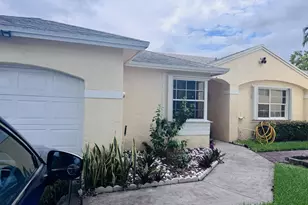 11747 NW 12th St, Pembroke Pines, FL 33026 - Photo 1