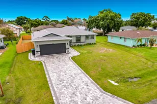 6006 Cassia Dr, Fort Pierce, FL 34982 - Photo 2