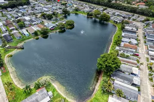 59 Plantation Blvd, Lake Worth, FL 33467 - Photo 2