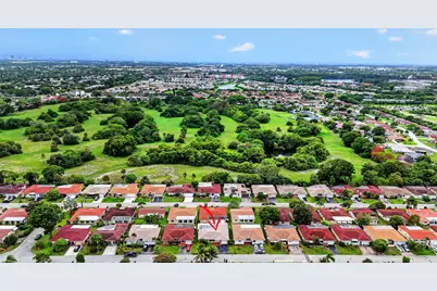 1140 NW 49th Street, Deerfield Beach, FL 33064 - Photo 2