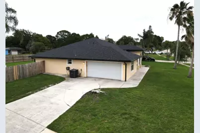 201 NE Faring Avenue, Port Saint Lucie, FL 34983 - Photo 2