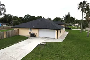201 NE Faring Ave, Port Saint Lucie, FL 34983 - Photo 2