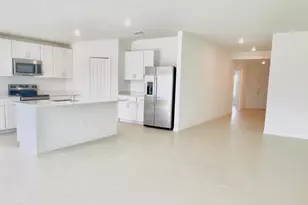 17124 Pompeii Wy, North Fort Myers, FL 33917 - Photo 2