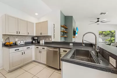 6327 Terra Rosa Circle, Boynton Beach, FL 33472 - Photo 10