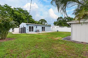 128 SW 22nd Terrace, Fort Lauderdale, FL 33312 - Photo 2
