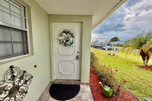 916 Savannas Point Dr, Fort Pierce, FL 34982 - Photo 2