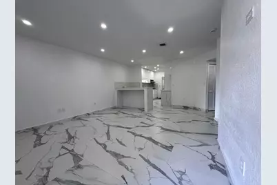 300 E 4th Street #103, Hialeah, FL 33010 - Photo 4