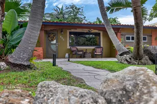 949 NE 25th Ave, Pompano Beach, FL 33062 - Photo 2