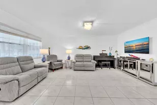 580 Egret Dr, Hallandale Beach, FL 33009 - Photo 2