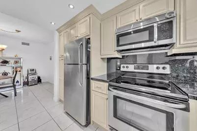 580 Egret Drive #121, Hallandale Beach, FL 33009 - Photo 14