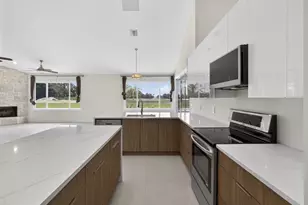 8030 Woodsmuir Dr, Palm Beach Gardens, FL 33412 - Photo 16