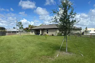 2562 SE Kaycee Ct, Port Saint Lucie, FL 34952 - Photo 6