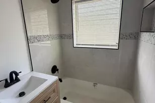 1437 NW 10th Pl, Fort Lauderdale, FL 33311 - Photo 2