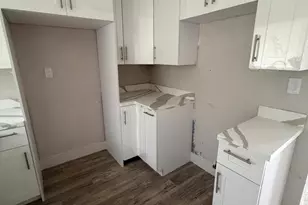1437 NW 10th Pl, Fort Lauderdale, FL 33311 - Photo 8