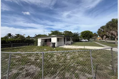 1437 NW 10th Place, Fort Lauderdale, FL 33311 - Photo 14