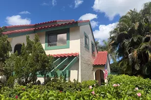 22 Lexington Ln W, Palm Beach Gardens, FL 33418 - Photo 1
