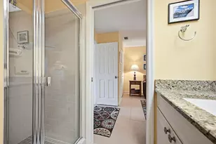 22 Lexington Ln W, Palm Beach Gardens, FL 33418 - Photo 16