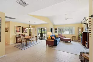22 Lexington Ln W, Palm Beach Gardens, FL 33418 - Photo 8