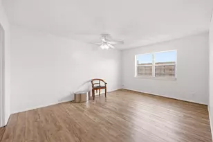 401 Golden Isles Dr, Hallandale Beach, FL 33009 - Photo 18
