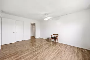 401 Golden Isles Dr, Hallandale Beach, FL 33009 - Photo 20