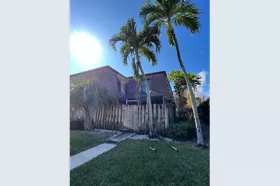 7482 E Courtyard Run E #E, Boca Raton, FL 33433 - Photo 2