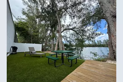 425 NW 10th Terrace, Hallandale Beach, FL  - Photo 28