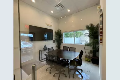 425 NW 10th Terrace, Hallandale Beach, FL  - Photo 4