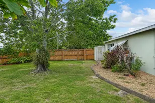 103 SE Bonita Ct, Port Saint Lucie, FL 34983 - Photo 20