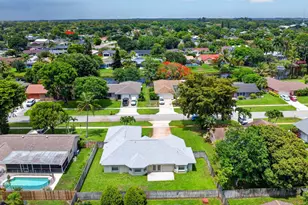 1163 Essex Dr, Wellington, FL 33414 - Photo 52