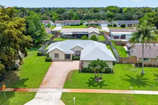 1163 Essex Dr, Wellington, FL 33414 - Photo 44
