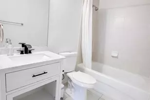 7240 NW 114th Ave, Doral, FL 33178 - Photo 10