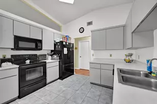 2265 SE Carnation Ave, Port Saint Lucie, FL 34952 - Photo 6