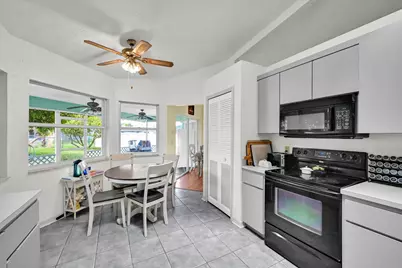 2265 SE Carnation Avenue, Port Saint Lucie, FL 34952 - Photo 8