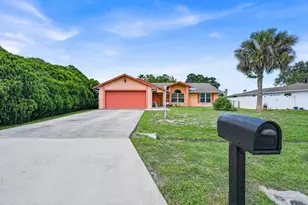 2265 SE Carnation Ave, Port Saint Lucie, FL 34952 - Photo 1