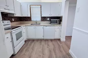 9235 SW 8th St, Boca Raton, FL 33428 - Photo 4