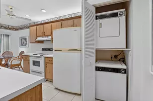 8045 Eastlake Dr, Boca Raton, FL 33433 - Photo 18
