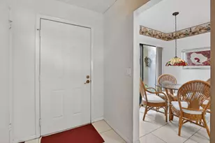 8045 Eastlake Dr, Boca Raton, FL 33433 - Photo 4