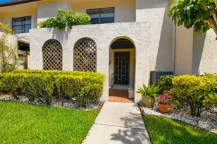 8045 Eastlake Dr, Boca Raton, FL 33433 - Photo 2
