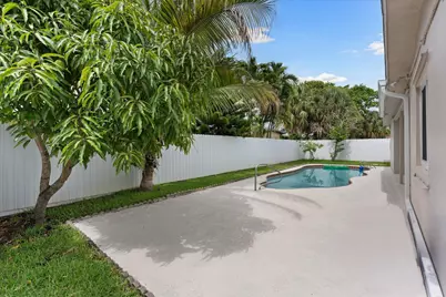 6515 SW 8th Place, North Lauderdale, FL 33068 - Photo 30