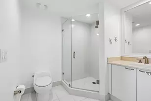 2650 Lake Shore Dr, Riviera Beach, FL 33404 - Photo 14
