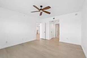 2650 Lake Shore Dr, Riviera Beach, FL 33404 - Photo 16