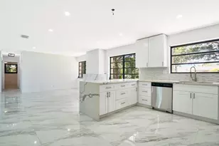 4190 SW 4th St, Plantation, FL 33317 - Photo 14