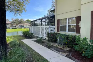 36 Danbury Ct, Royal Palm Beach, FL 33411 - Photo 2