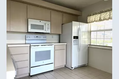 36 Danbury Court #B, Royal Palm Beach, FL 33411 - Photo 14