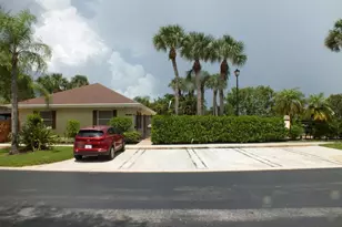 36 Danbury Ct, Royal Palm Beach, FL 33411 - Photo 26